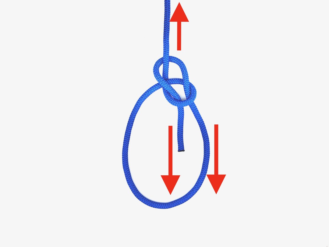 Step 4 of tying the Bowline (One Hand) knot - detailed visual instruction