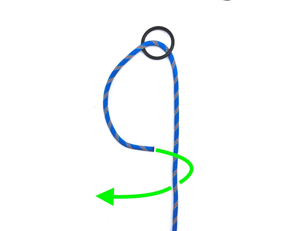 Step 1 of tying the Buntline Hitch knot - detailed visual instruction