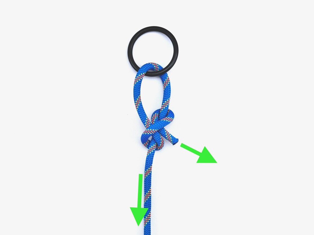 Step 4 of tying the Buntline Hitch knot - detailed visual instruction