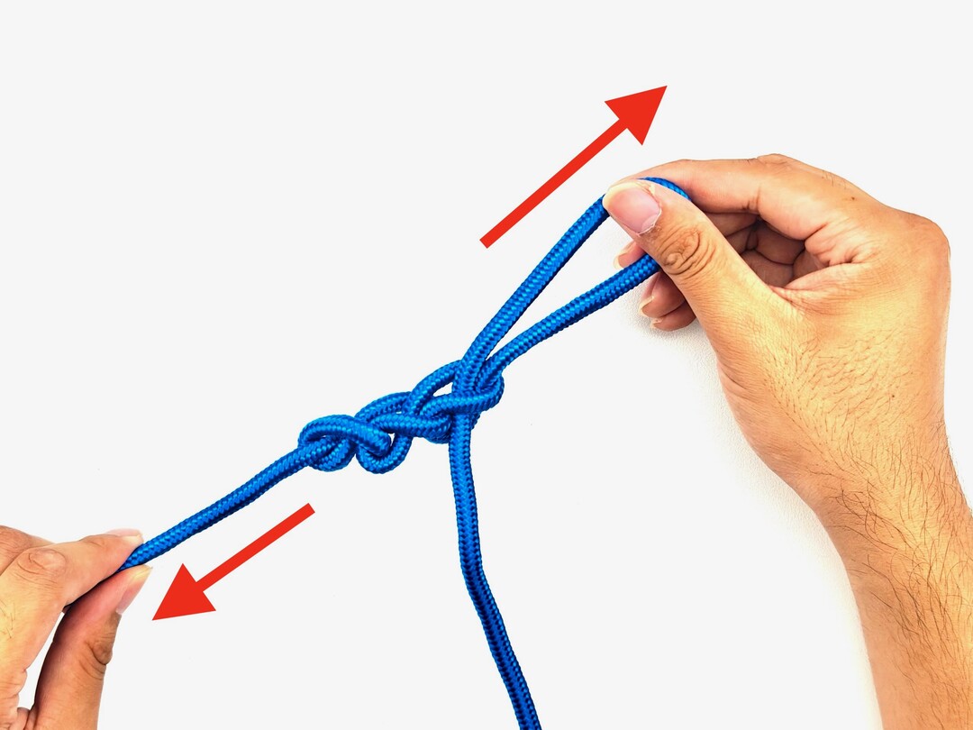 Step 7 of tying the Chain Sinnet knot - detailed visual instruction