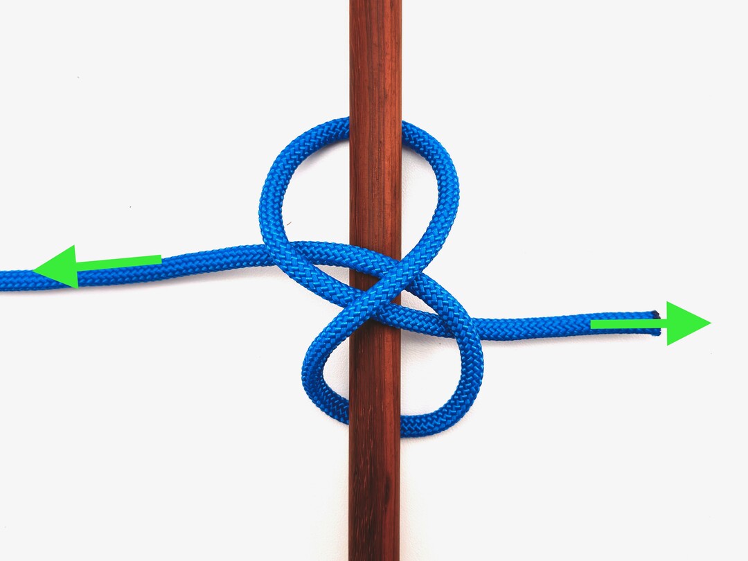 Step 4 of tying the Constrictor Knot (Rope End) knot - detailed visual instruction