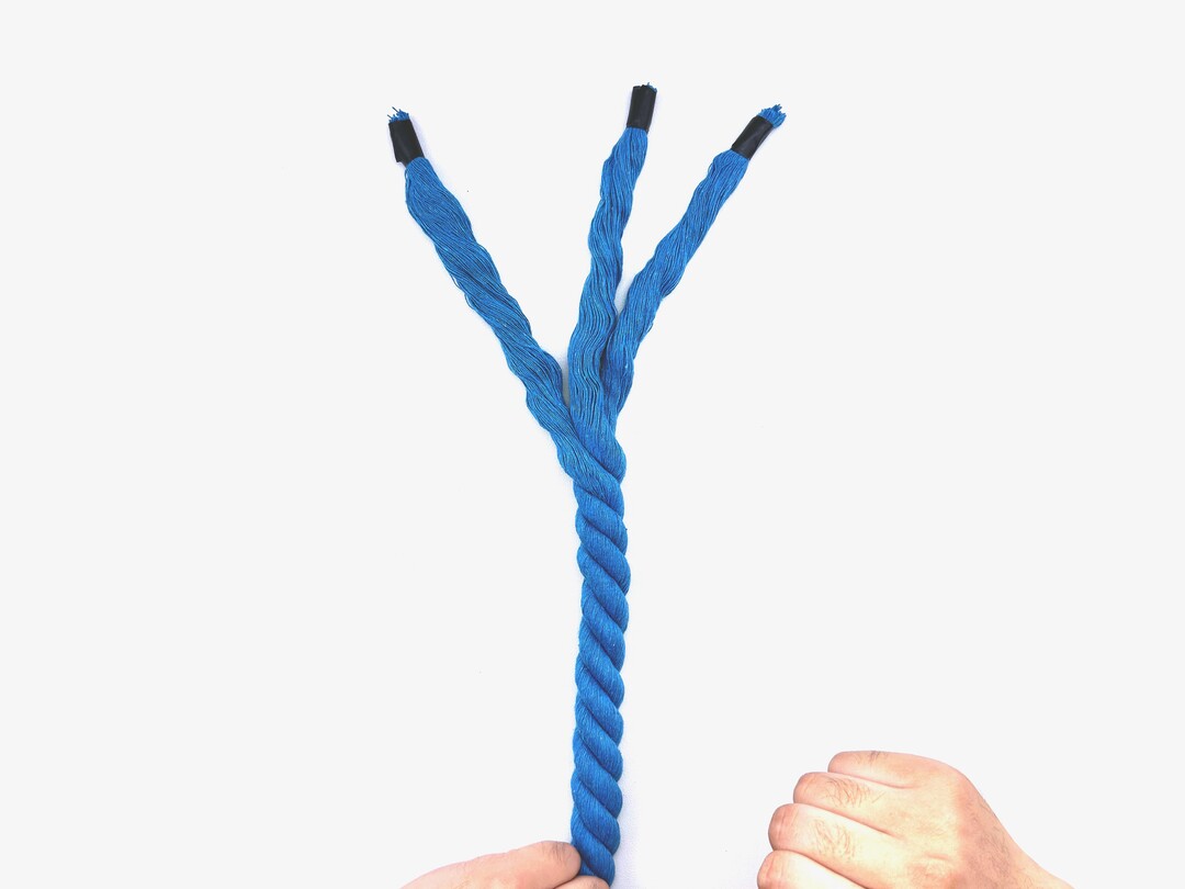 Step 1 of tying the Crown Knot knot - detailed visual instruction