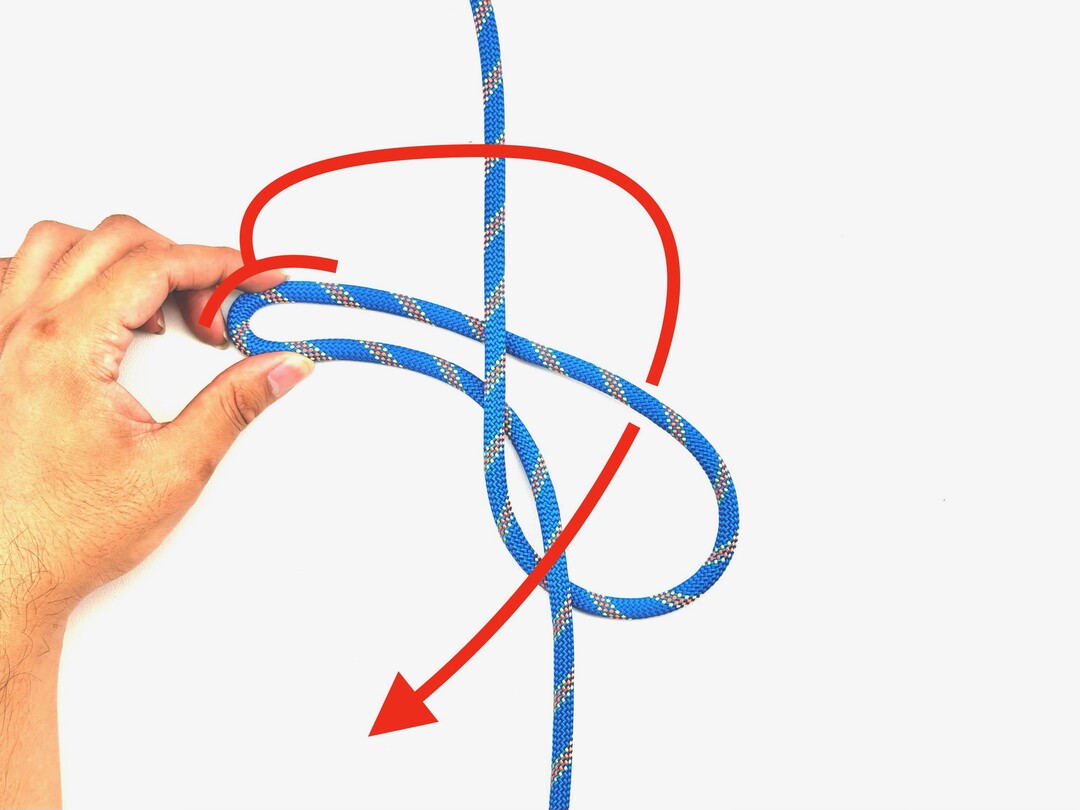 Step 3 of tying the Figure 8 Directional Loop knot - detailed visual instruction