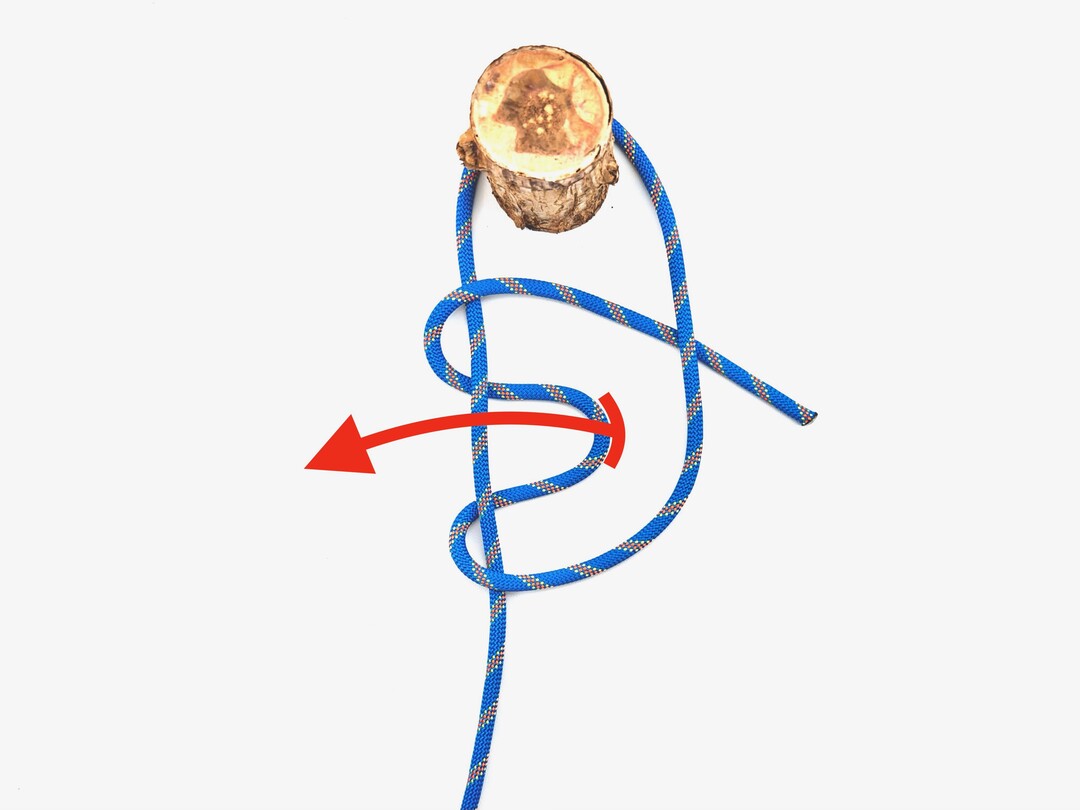 Step 3 of tying the Farrimond Friction Hitch knot - detailed visual instruction
