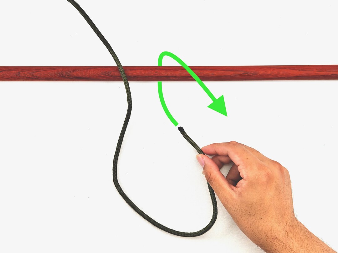 Step 2 of tying the Icicle Hitch knot - detailed visual instruction