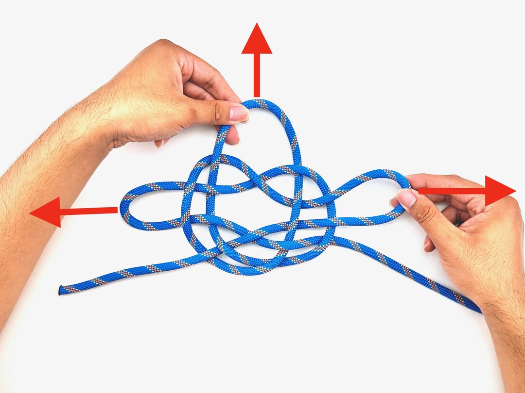 Step 5 of tying the Jury Mast Knot knot - detailed visual instruction