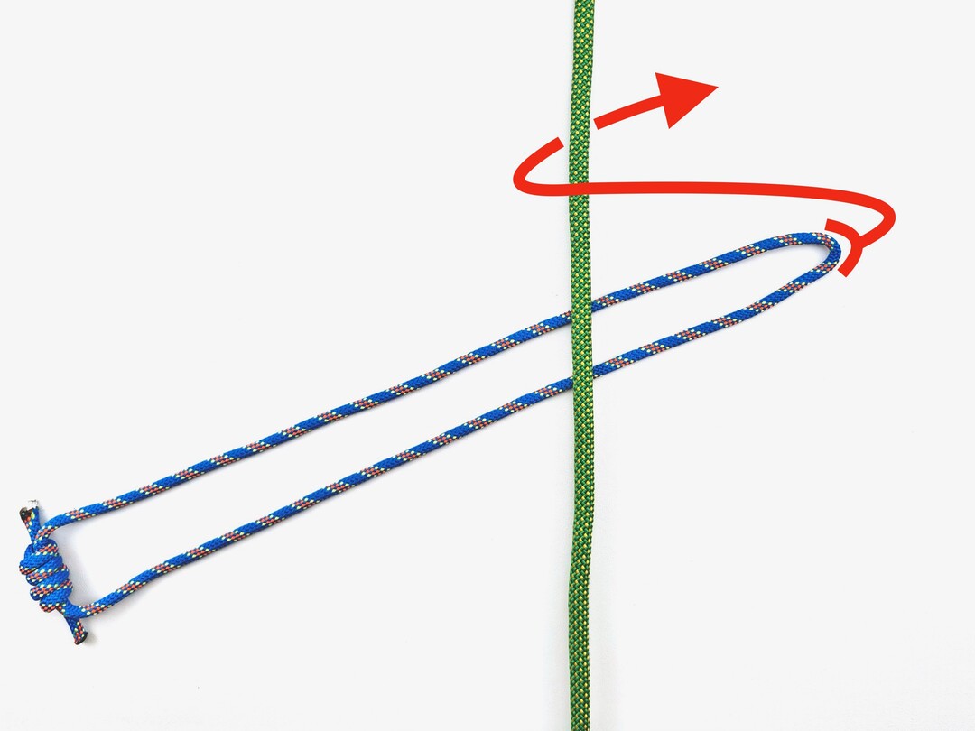 Step 1 of tying the Klemheist Knot knot - detailed visual instruction