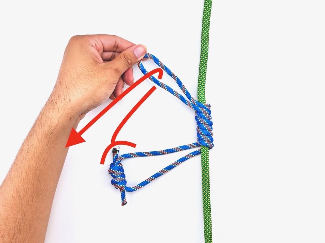 Step 3 of tying the Klemheist Knot knot - detailed visual instruction