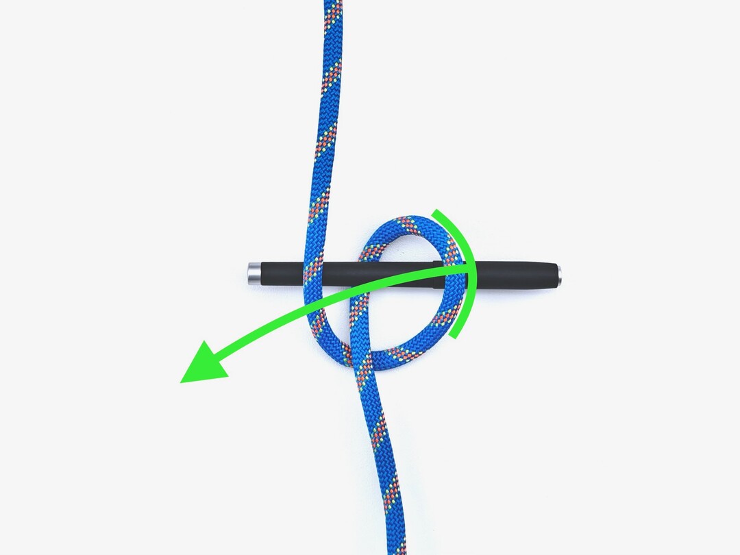 Step 2 of tying the Marlinspike Hitch knot - detailed visual instruction