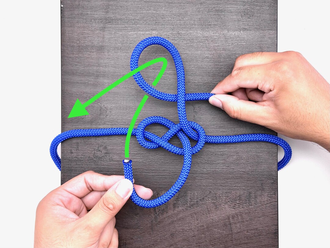 Step 6 of tying the Packer's Knot knot - detailed visual instruction