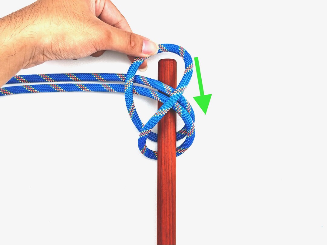 Step 3 of tying the Pile Hitch knot - detailed visual instruction