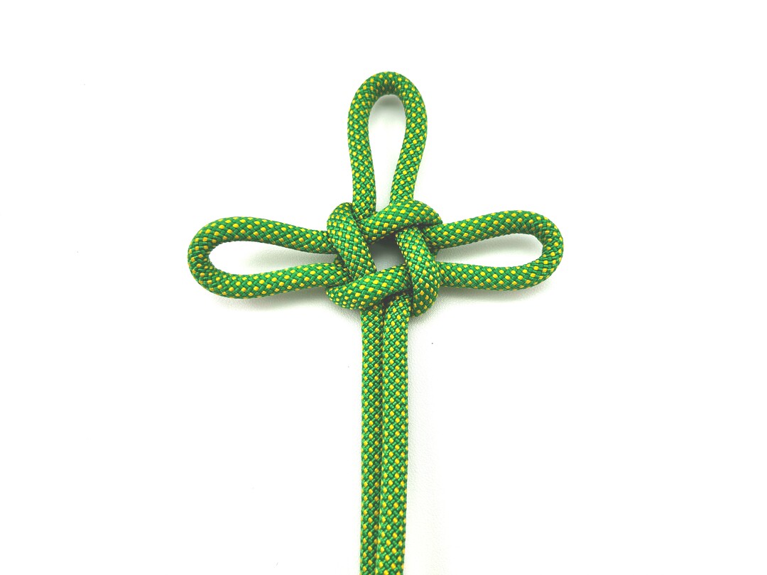 Sailor's Cross - Decorative knot tying instructions