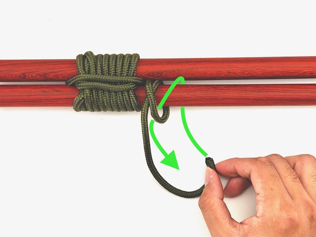Step 9 of tying the Shear Lashing knot - detailed visual instruction
