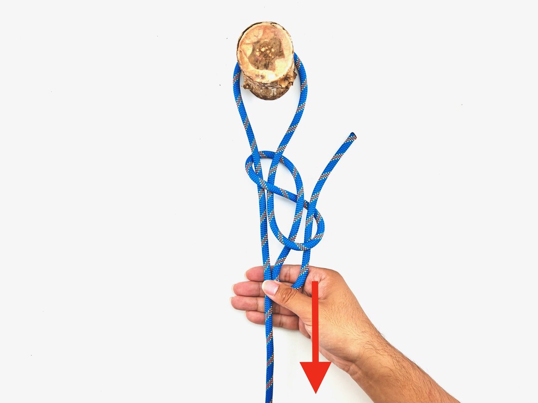 Step 6 of tying the Siberian Hitch knot - detailed visual instruction