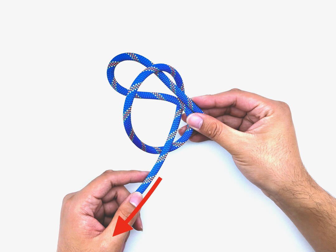 Step 3 of tying the Slipped Overhand Knot knot - detailed visual instruction