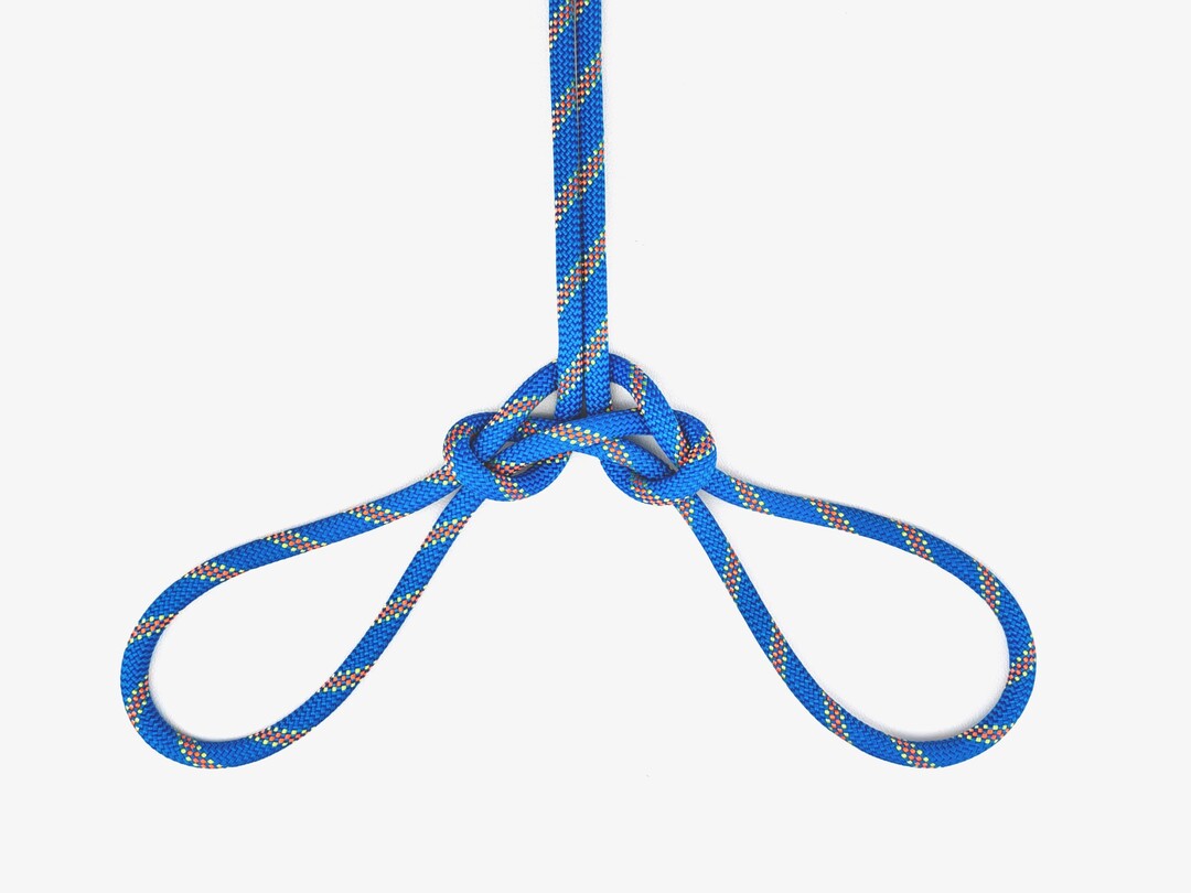 Step 2 of tying the Spanish Bowline knot - detailed visual instruction