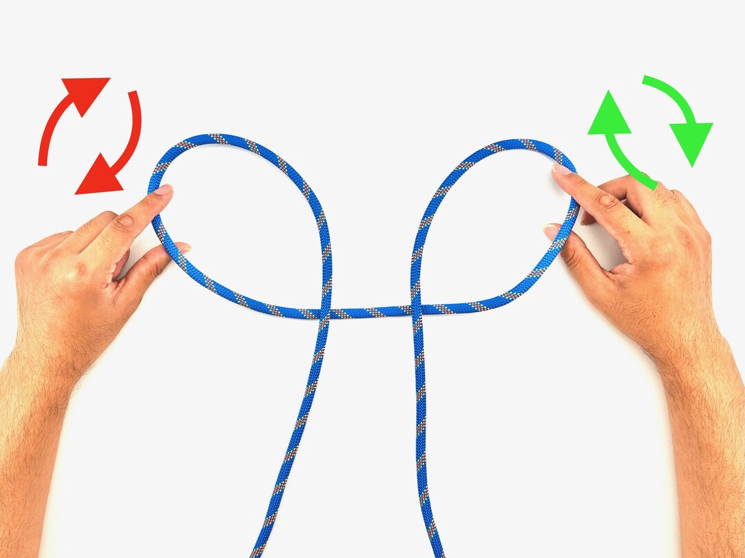 Step 4 of tying the Spanish Bowline knot - detailed visual instruction