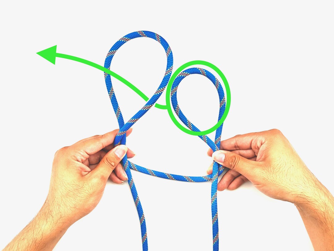 Step 6 of tying the Spanish Bowline knot - detailed visual instruction