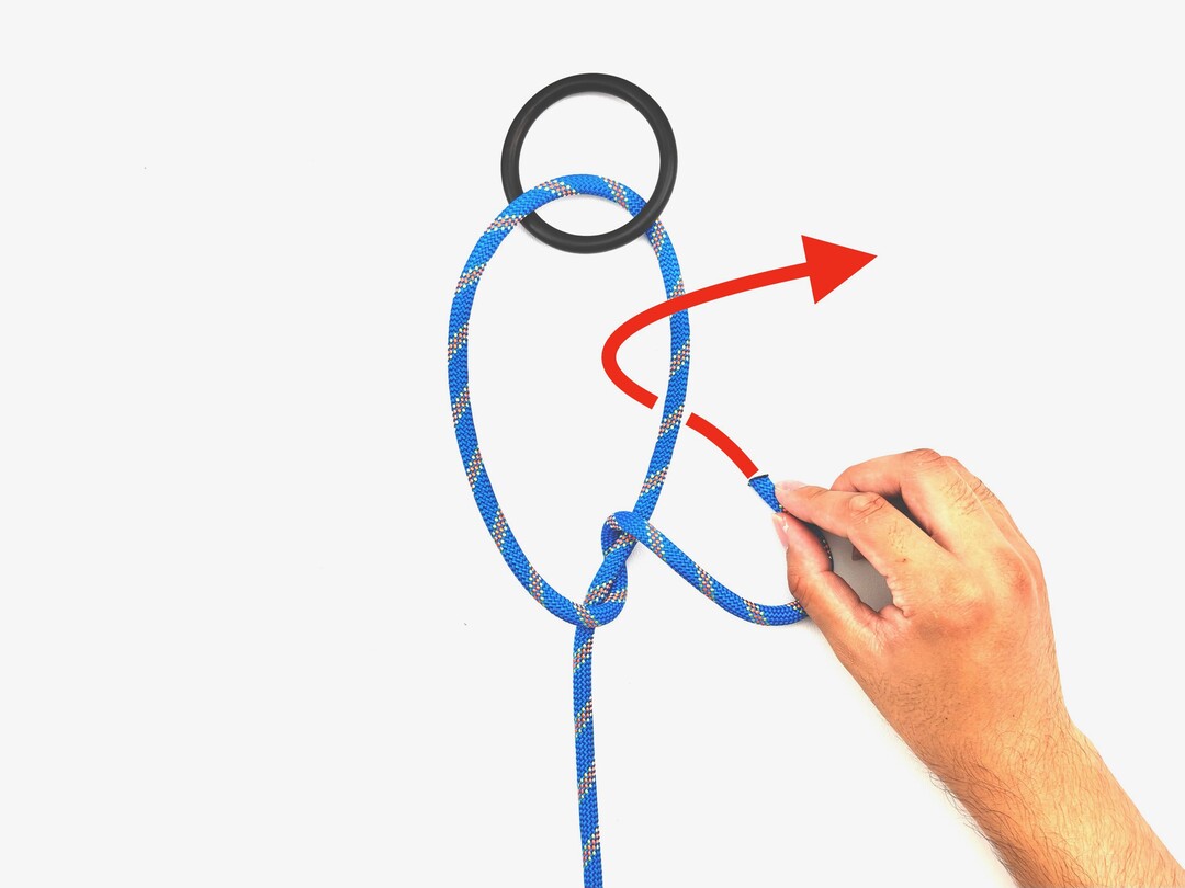 Step 2 of tying the Taut-line Hitch knot - detailed visual instruction