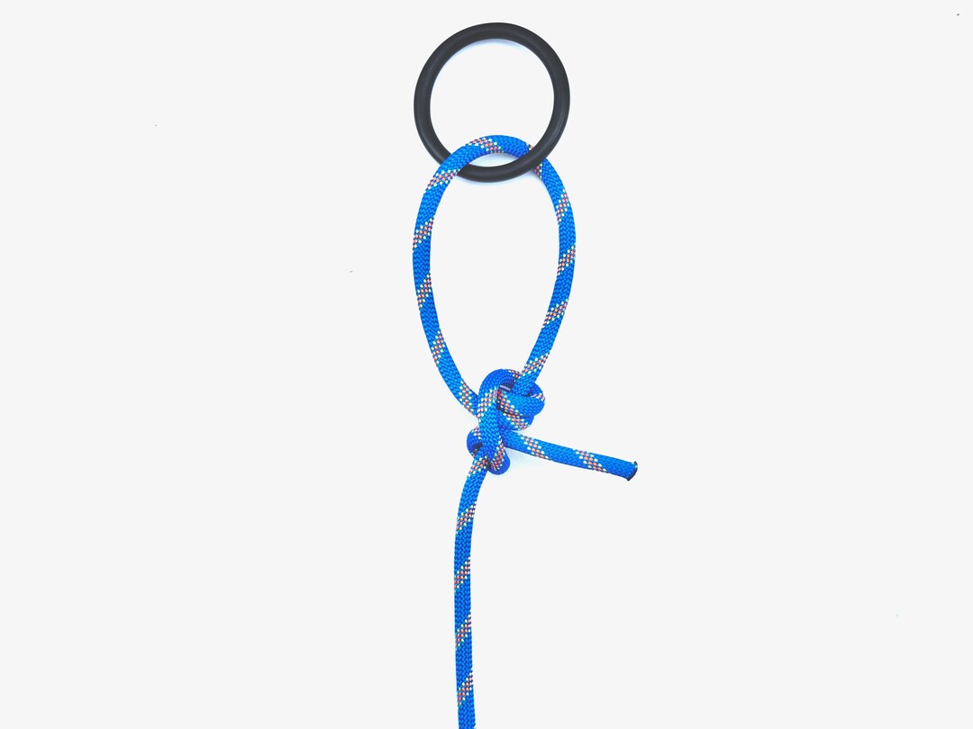 Taut-line Hitch - Hitch knot tying instructions