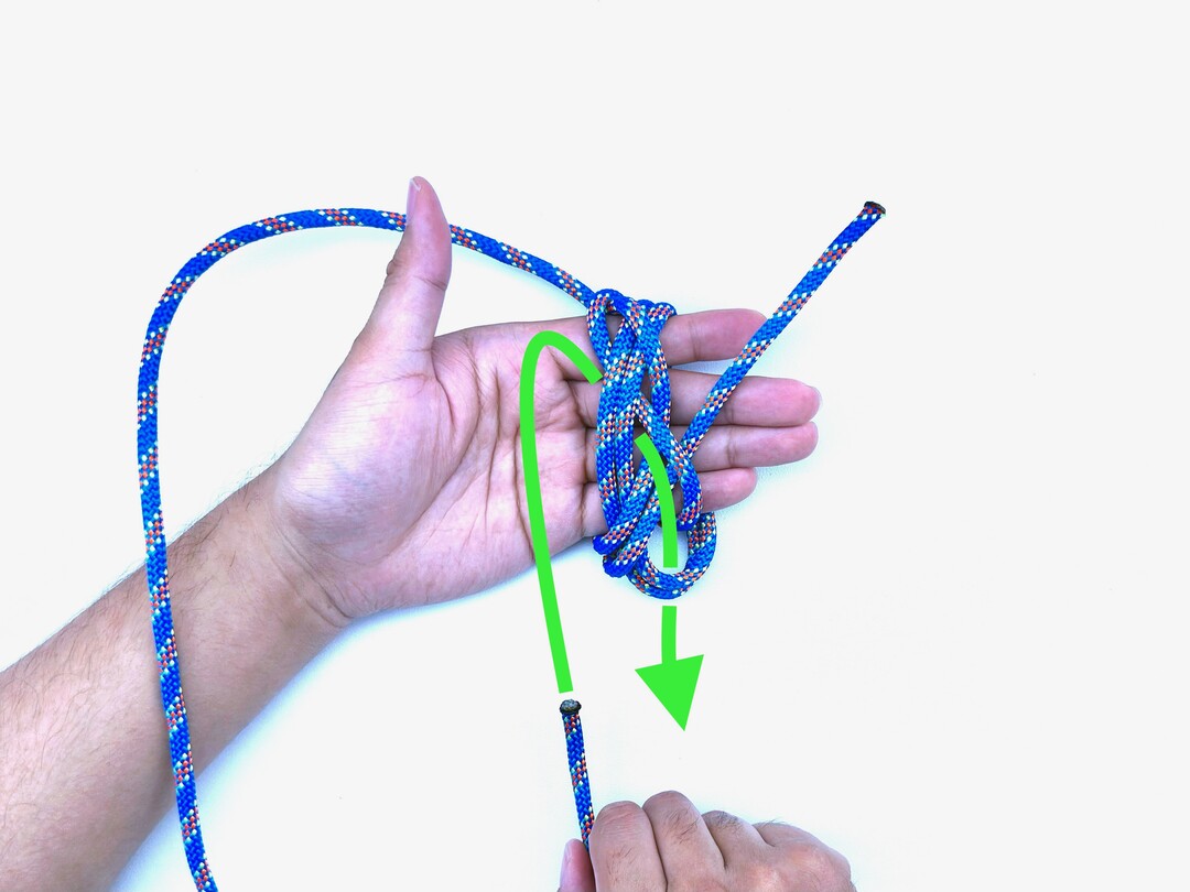 Step 16 of tying the Turk's Head (3-Lead 4-Bight) knot - detailed visual instruction