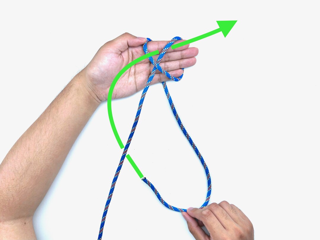 Step 3 of tying the Turk's Head (3-Lead 4-Bight) knot - detailed visual instruction