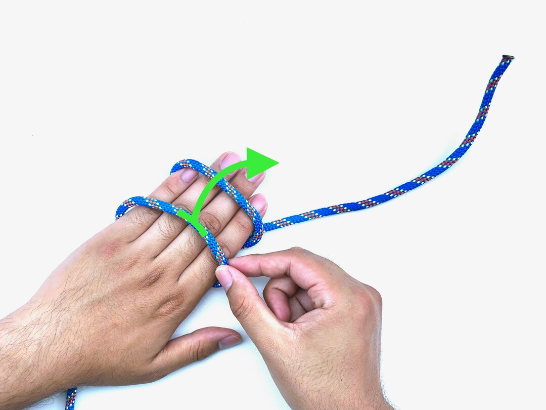 Step 5 of tying the Turk's Head (3-Lead 4-Bight) knot - detailed visual instruction