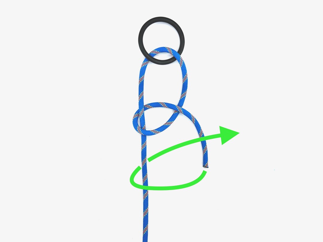 Step 2 of tying the Two Half Hitches knot - detailed visual instruction